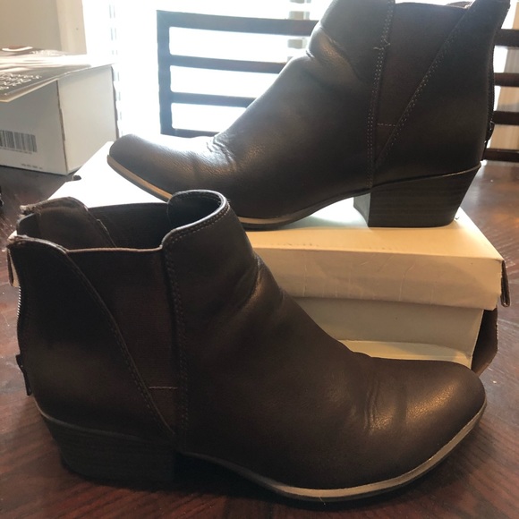 Brown booties - Picture 2 of 4